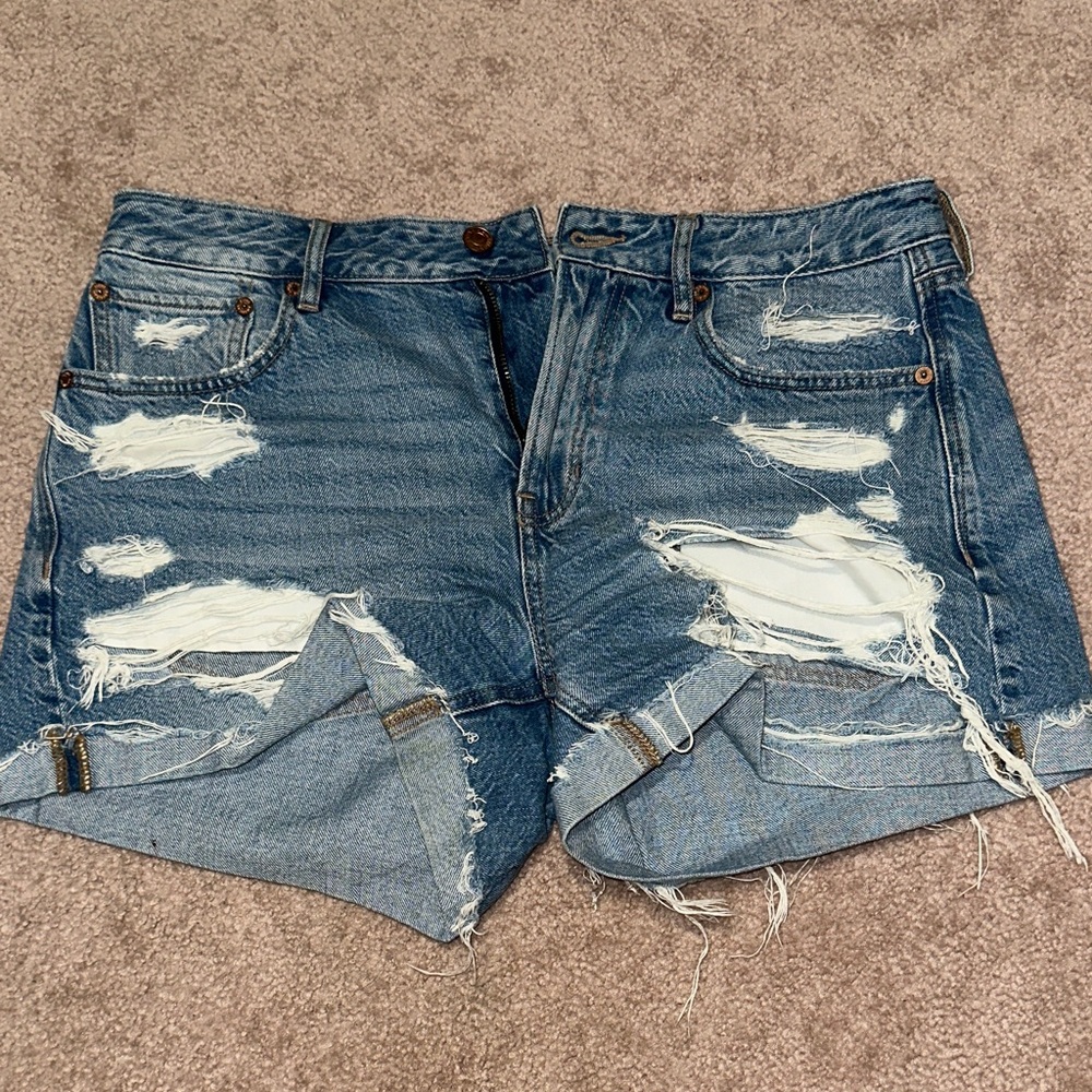American Eagle Low-Rise Denim Tomgirl Short